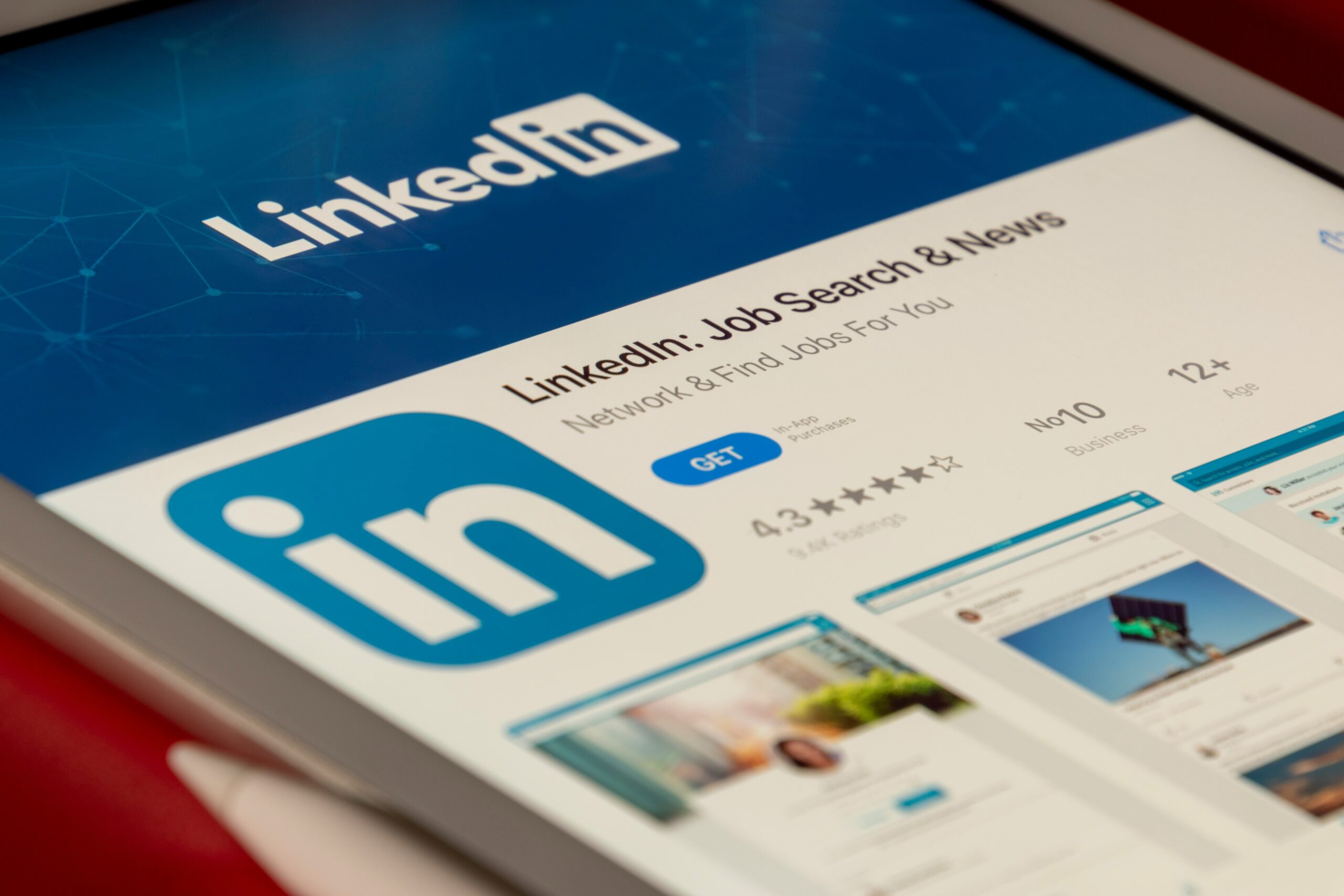 How to Use LinkedIn to Your Advantage