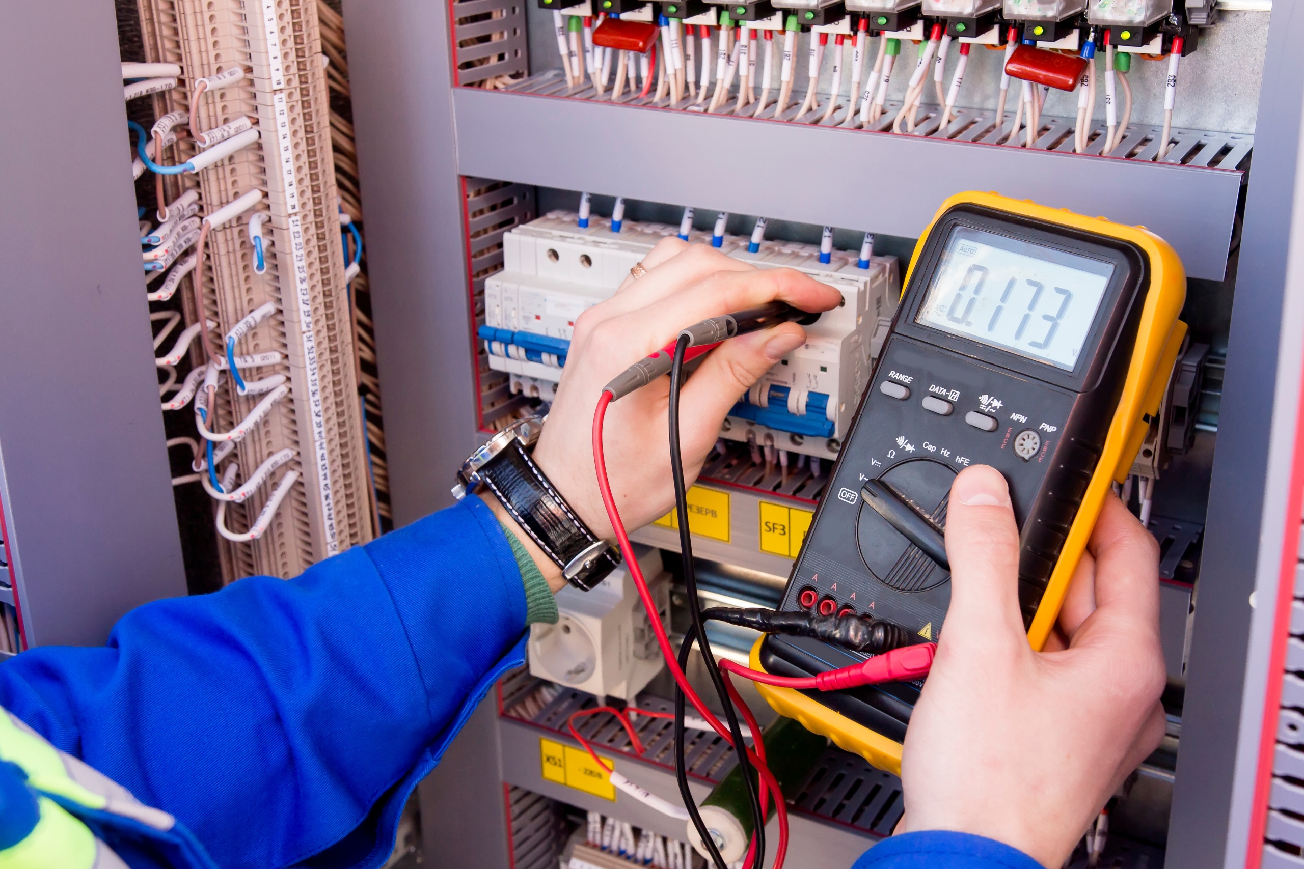 How Much Does a Bristol Certified Electrician Charge Per Hour