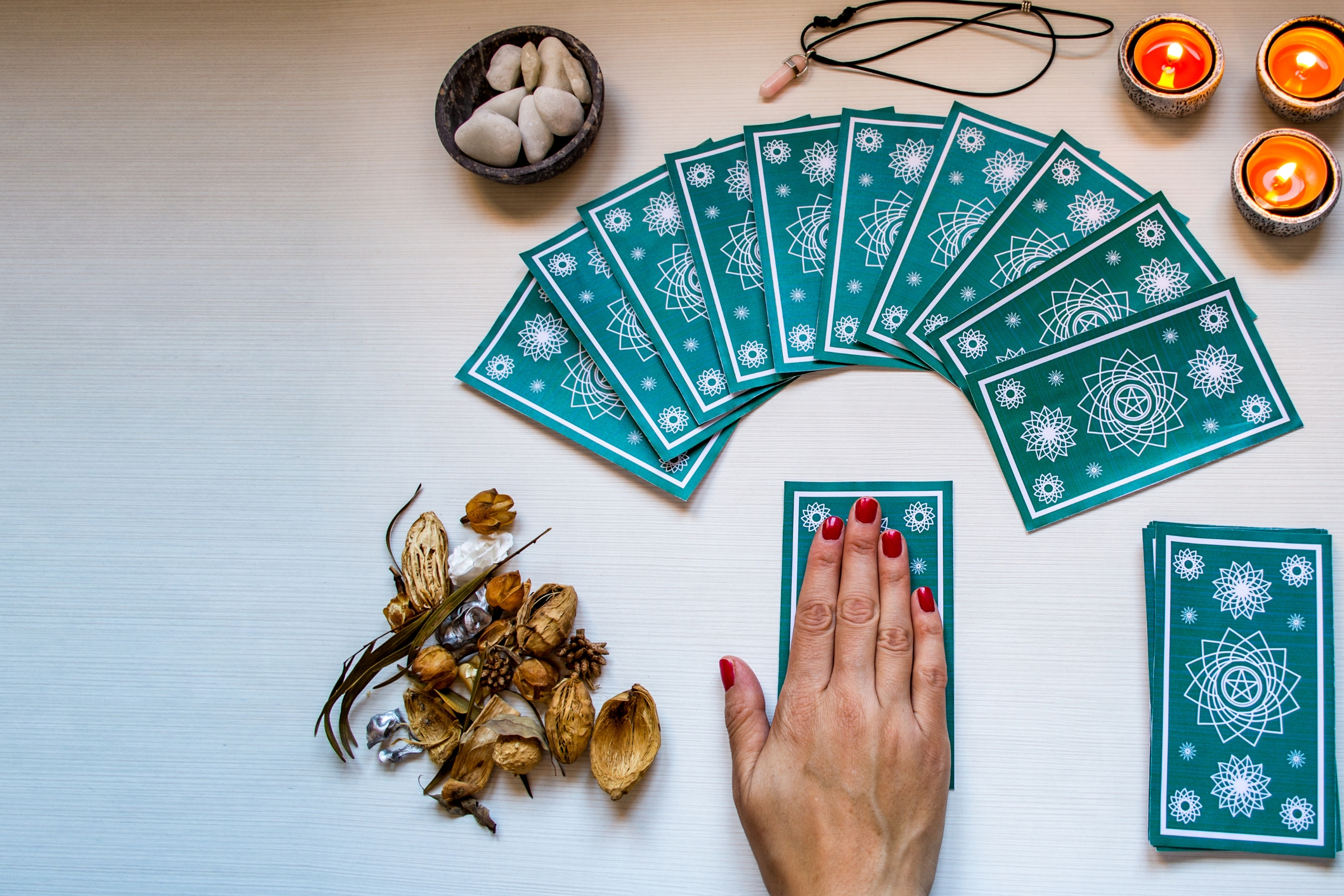 What is a Phone Tarot Card Reading